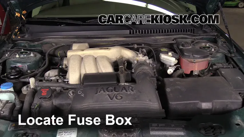 2005 Jaguar X-Type 3.0L V6 Sedan Fuse (Engine) Check